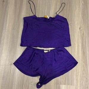 Royal purple vintage Victoria secret set 💯 silk! Must add to your collection!
